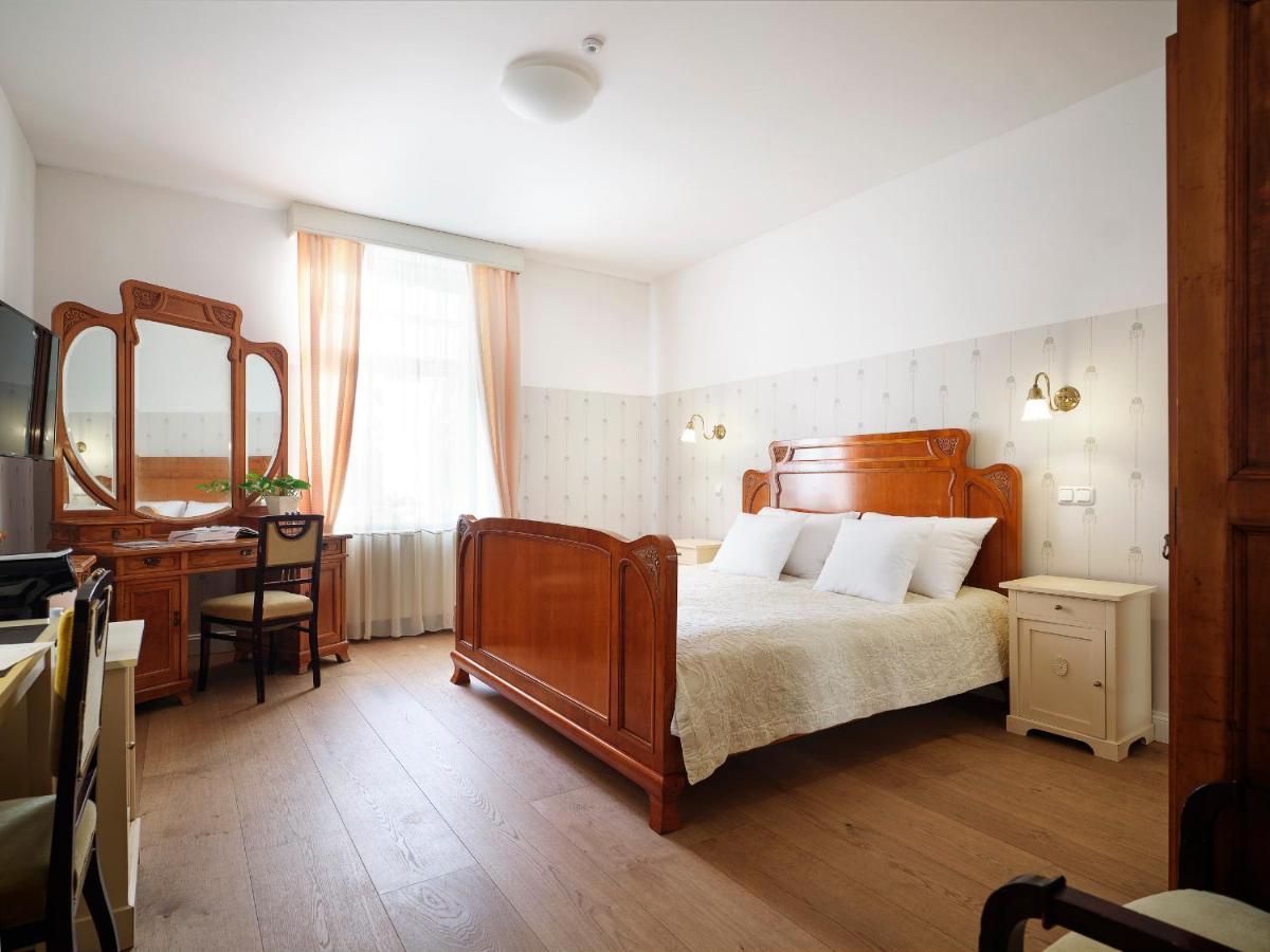 Villa Ammende Restaurant And Hotel Pärnu Exterior foto A room at the hotel