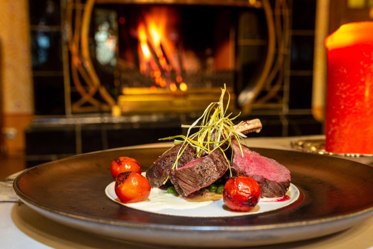Villa Ammende Restaurant And Hotel Pärnu Exterior foto Rack of lamb