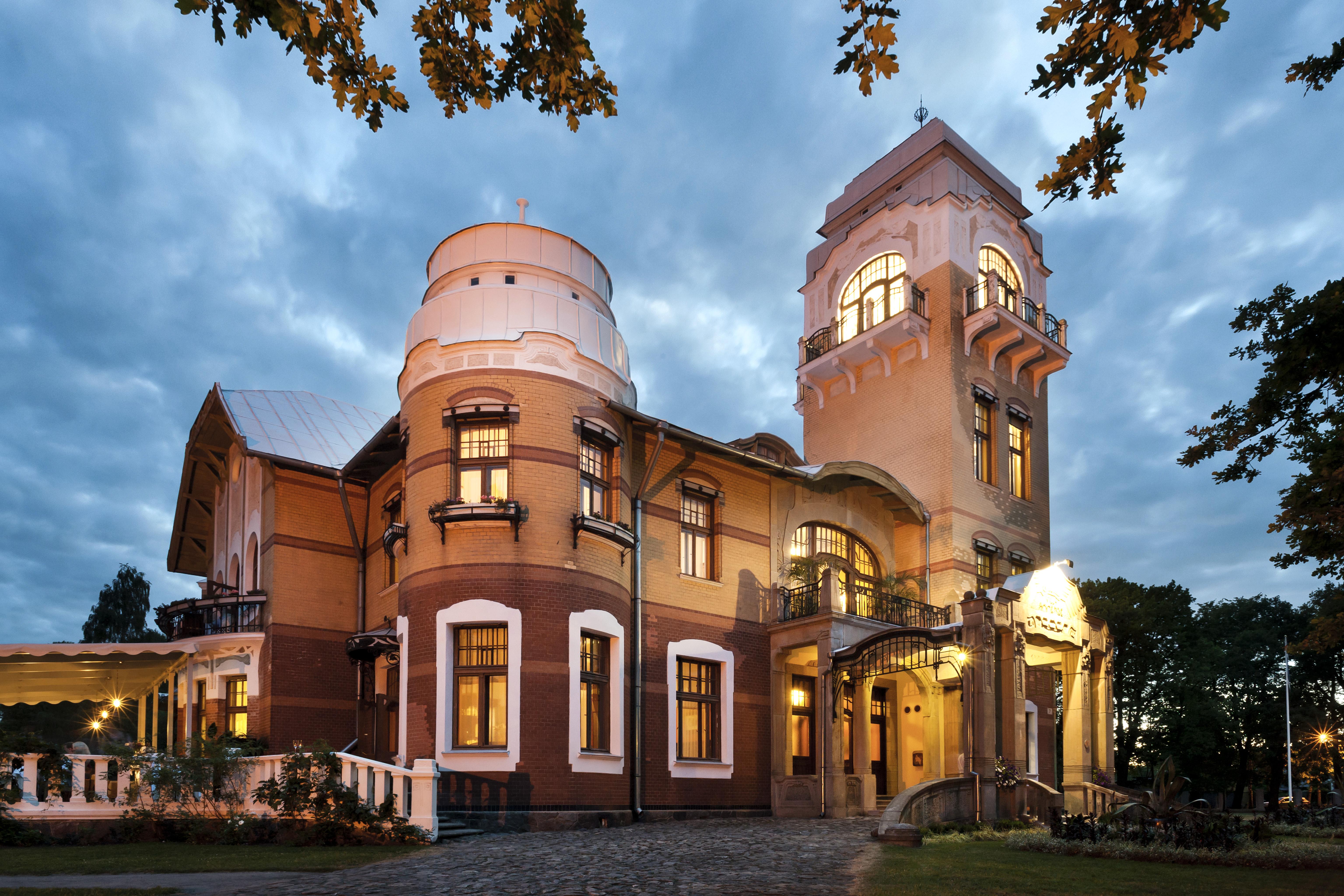 Villa Ammende Restaurant And Hotel Pärnu Exterior foto The Villa of the Sun