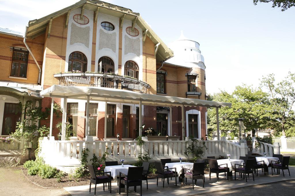 Villa Ammende Restaurant And Hotel Pärnu Exterior foto Restaurant "Schiff"